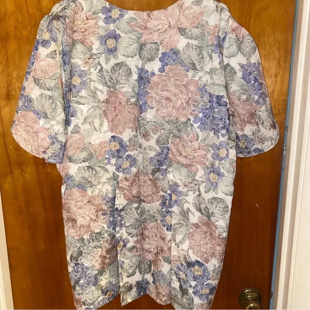 Vintage More Jazz flowered button up top. SZ 22W - Picture 7 of 7